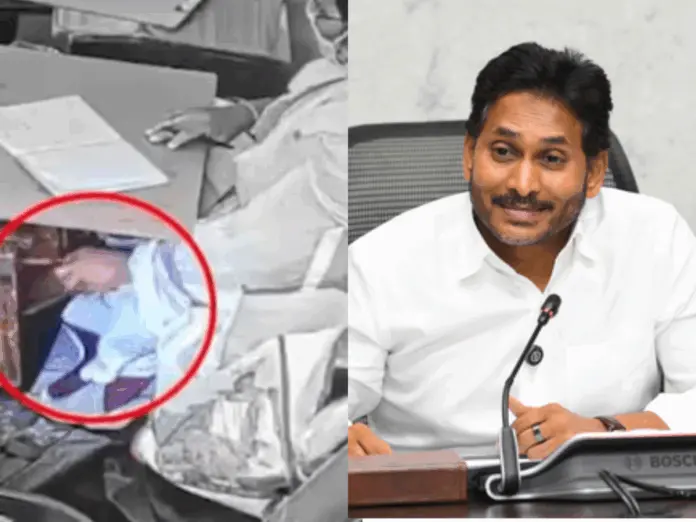 BJP LEADER ALLEGES 100 CRORE THEFT FROM TIRUPATI TEMPLE UNDER YSRCP REGIME, तिरुपति मंदिर