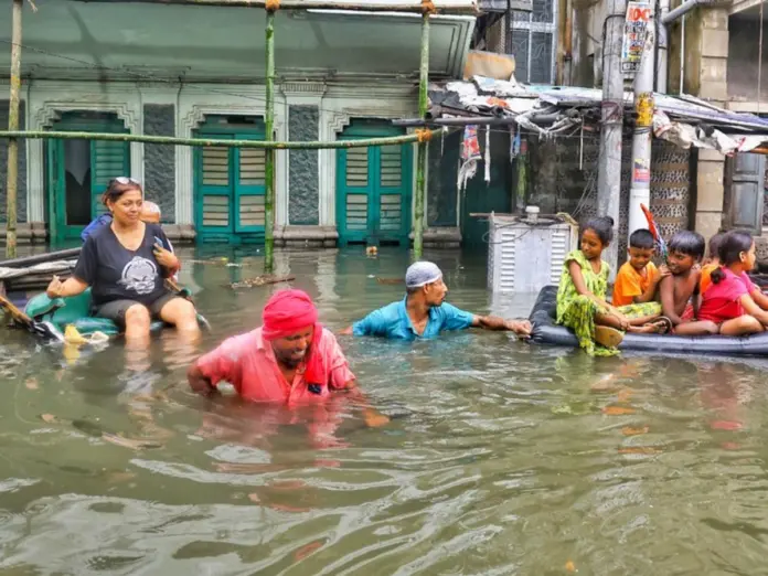 Kolkata rain flood, kolkata ki barish, record rain in kolkata, kolkata hindi news, imd wednesdy alert,