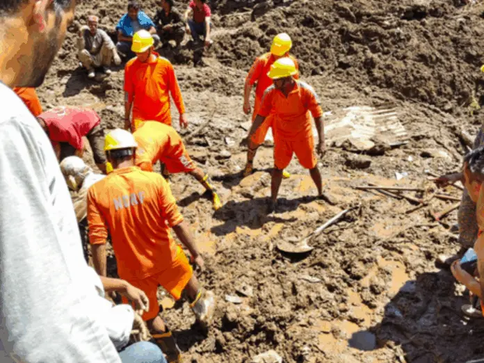 himachal pradesh landslide woman killed and four missing rescue op continue, हिमाचल प्रदेश