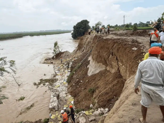 punjab see worst situation since 1988 more than 3 lakhs affected, पंजाब