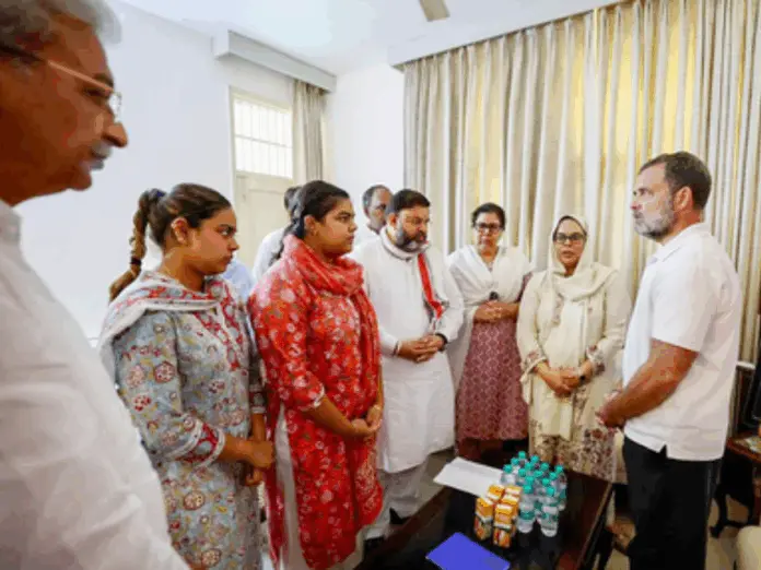 rahul gandhi met with ips puran kumar family and seeks action he told if you are dalit, राहुल गांधी