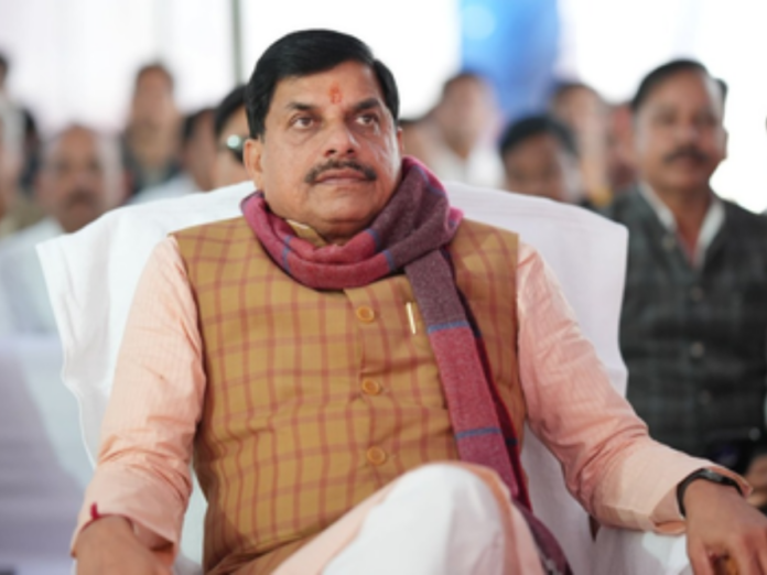 Madhya Pradesh 7 people died after drinking contaminated water in Indore two municipal officials suspended, मध्य प्रदेश