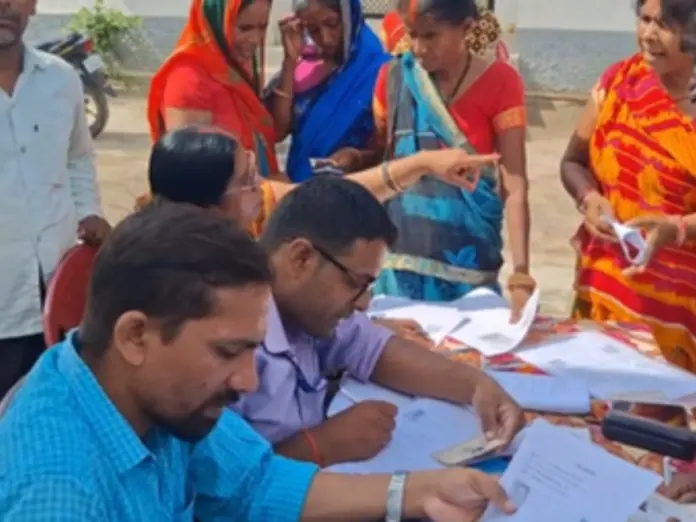 gujarat more than 6 lakhs ration cards scrapped in last 5 years, गुजरात