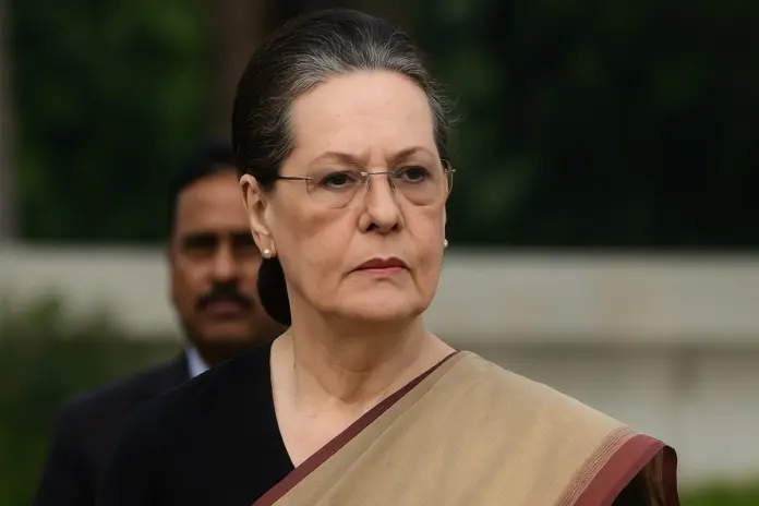 sonia gandhi, delhi court notice to sonia gandhi,