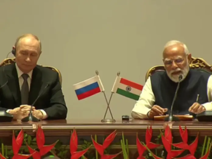 vladimir putin during conference with pm modi emphasis on independent foreign policies and energy cooperation, व्लादिमीर पुतिन