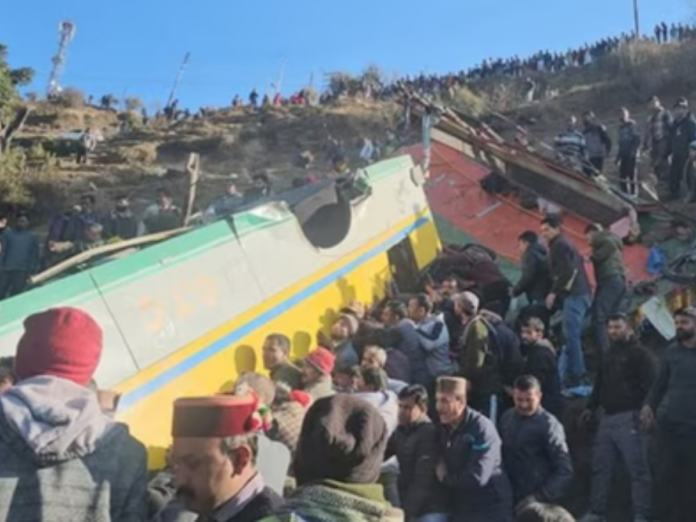 himachal pradesh a bus falls down at 500 feet deep gorge in sirmaur district 14 dead more than 30 injured, हिमाचल प्रदेश