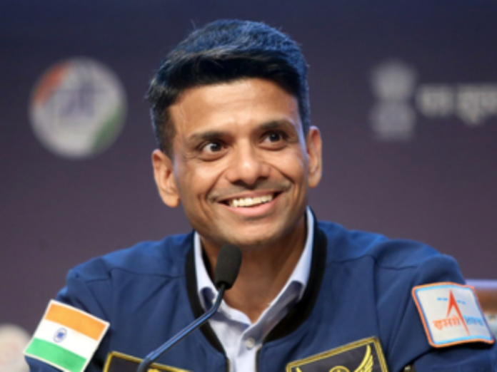 subhanshu shukla awarded ashok chakra shaurya chakra to 2 navy women officers, शुभांशु शुक्ला