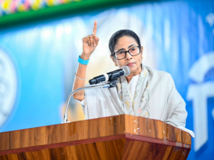 west bengal ipac office raid cm mamata banerjee reached at prateek jain residence, पश्चिम बंगाल