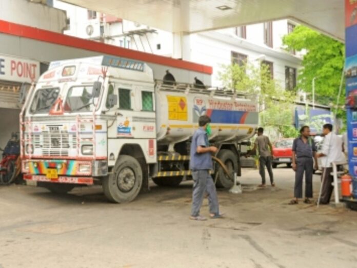 indian energy supply secured govt statement amid long queues for diesel petrol, भारत, पेट्रोल-डीजल