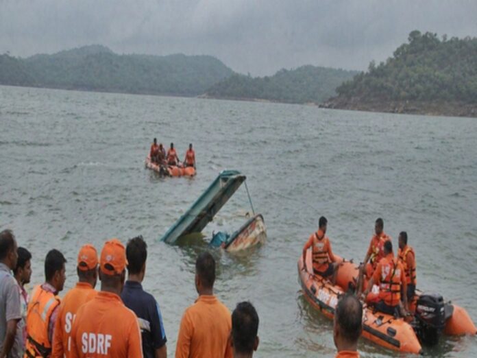madhya pradesh boat downed in jabalpur four dead 18 missing, मध्य प्रदेश