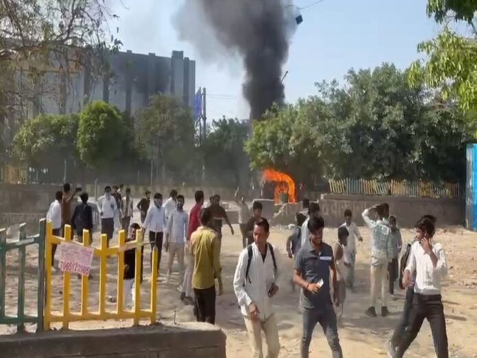 noida news, noida protest,