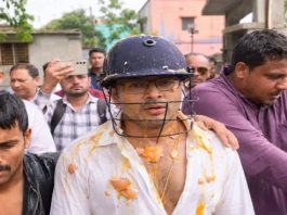 Abhishek Banerjee heckled on his way to Sonarpur; slapped, eggs thrown at him