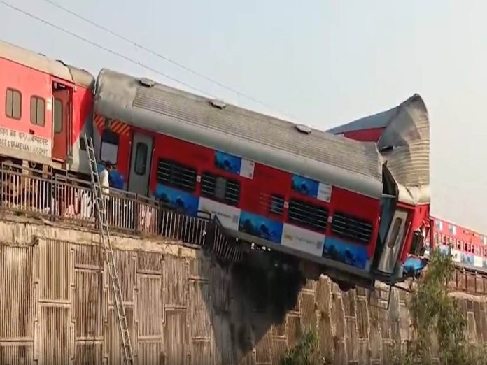 रेल हादसा