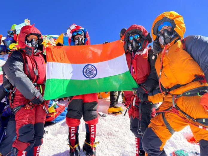 ITBP All-Women Team Summits Mount Everest