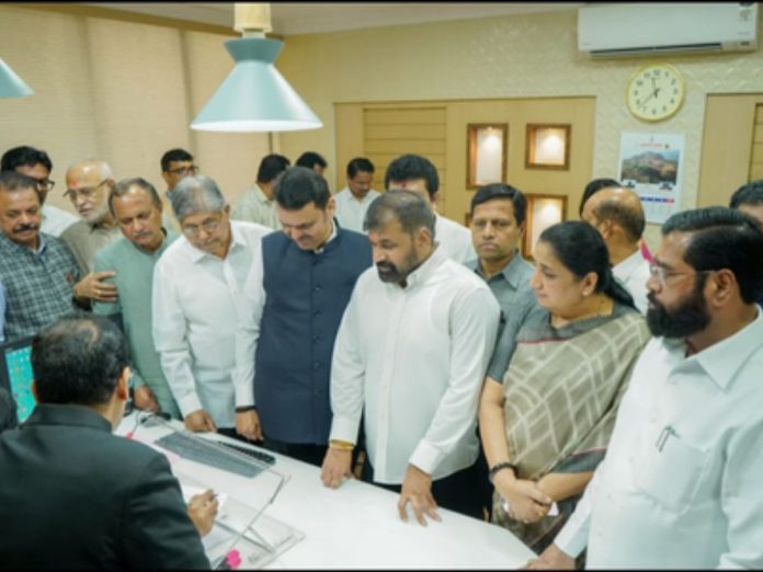 shivsena-ubt-one-more-setback-aditya-thackeray-aide-sachin-ahir-join-shivsena, शिवसेना