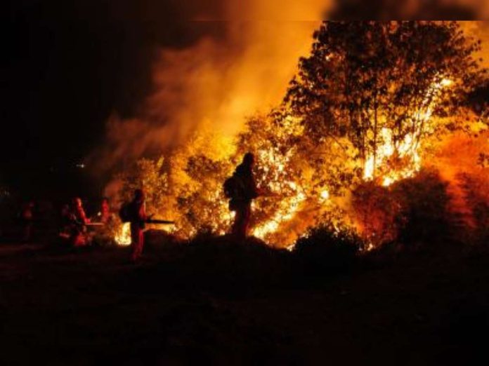 Wildfire rages in Spain
