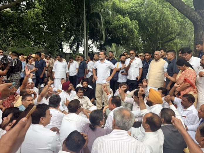 congress seeks pm resignation at pm residence against police lathicharge during cjp protest union minister jitendra singh meet rahul gandhi, कांग्रेस