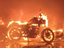 fire-breaks-out-after explosion charging scooty-in-noida-five-storey-building-two-dead, नोएडा