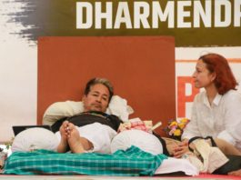 सोनम वांगचुक 20 जुलाई को खत्म करेंगे भूख हड़ताल! पत्नी गीतांजलि अंग्मो ने किस शर्त का जिक्र किया है? sonam-wangchuk-may-end-hunger-strike-on-20th-july-wife-gitanjali-tells-about-condition, सोनम वांगचुक, दिल्ली पुलिस, जंतर-मंतर
