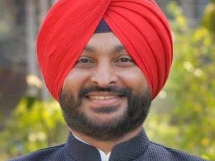 union minister of state ravneet singh bittu resigns accepted by president, रवनीत सिंह बिट्टू