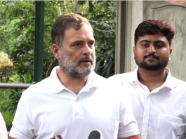 rahul gandhi backs protestors said no need to apologise anyone, राहुल गांधी